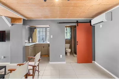 305 N Elk St, Fredericksburg, TX 78624 - Photo 26