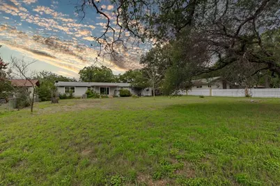 1206 Crenwelge Dr, Fredericksburg, TX 78624 - Photo 2