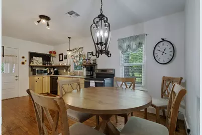 305 S Bowie, Fredericksburg, TX 78624 - Photo 8