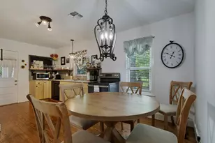 305 S Bowie, Fredericksburg, TX 78624 - Photo 8