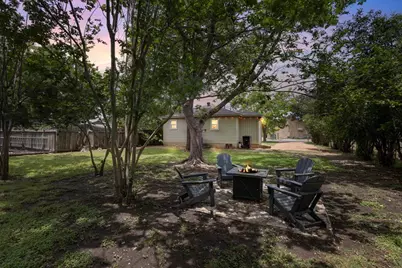 305 S Bowie, Fredericksburg, TX 78624 - Photo 22