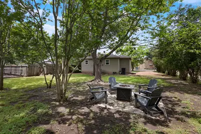 305 S Bowie, Fredericksburg, TX 78624 - Photo 22