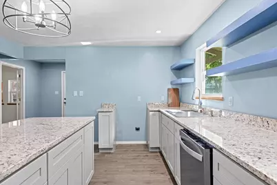 313 W Hackberry, Fredericksburg, TX 78624 - Photo 6