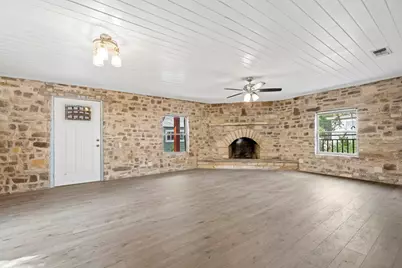 313 W Hackberry, Fredericksburg, TX 78624 - Photo 10