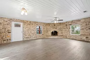 313 W Hackberry, Fredericksburg, TX 78624 - Photo 10