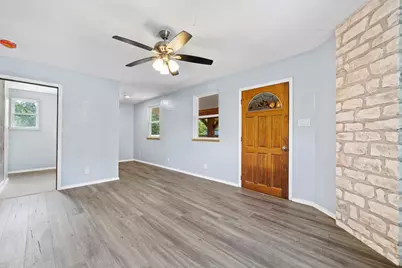 313 W Hackberry, Fredericksburg, TX 78624 - Photo 16