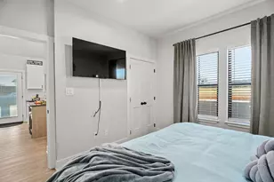 930 S Eagle St, Fredericksburg, TX 78624 - Photo 14