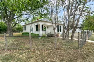 420 S Milam St, Fredericksburg, TX 78624 - Photo 28