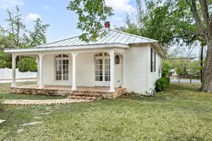 420 S Milam St, Fredericksburg, TX 78624 - Photo 22
