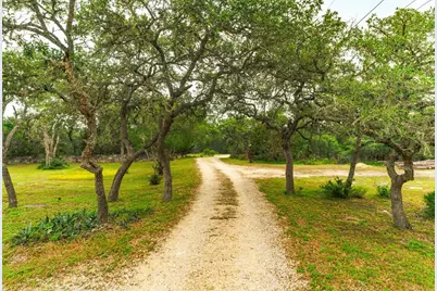1218 Oakwood Loop, Wimberley, TX 78676 - Photo 4