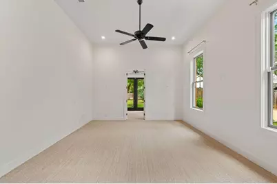 509 W Austin St, Fredericksburg, TX 78624 - Photo 30