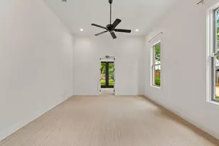 509 W Austin St, Fredericksburg, TX 78624 - Photo 30