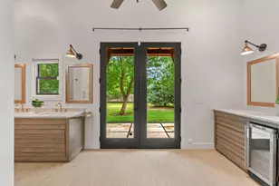 509 W Austin St, Fredericksburg, TX 78624 - Photo 16