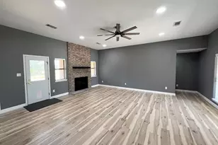 5078 Friedrich Rd, Fredericksburg, TX 78624 - Photo 10