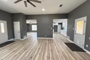 5078 Friedrich Rd, Fredericksburg, TX 78624 - Photo 12