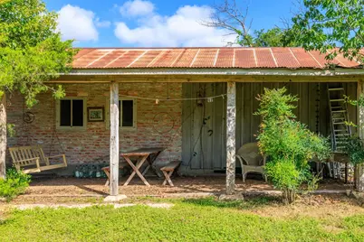 209 W San Antonio St, Fredericksburg, TX 78624 - Photo 14