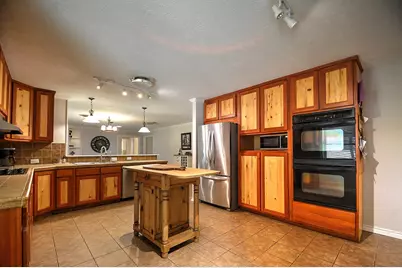 708 Mockingbird Ln, Kerrville, TX 78028 - Photo 16