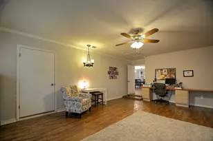 708 Mockingbird Ln, Kerrville, TX 78028 - Photo 22