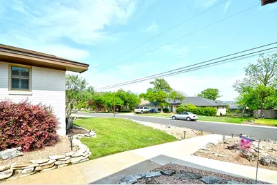 708 Mockingbird Ln, Kerrville, TX 78028 - Photo 44