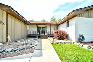 708 Mockingbird Ln, Kerrville, TX 78028 - Photo 2