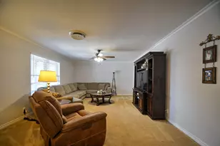 708 Mockingbird Ln, Kerrville, TX 78028 - Photo 8