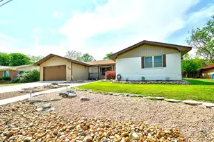 708 Mockingbird Ln, Kerrville, TX 78028 - Photo 1