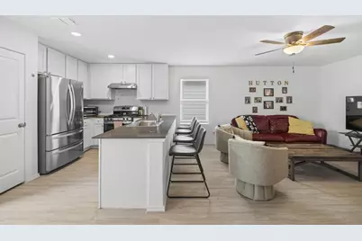 108 Ciarans Crossing, Fredericksburg, TX 78624 - Photo 4