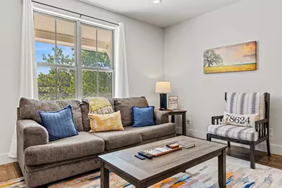 502 S Eagle St #302, Fredericksburg, TX 78624 - Photo 4