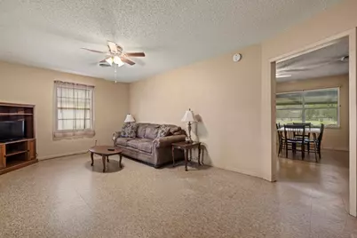 704 W San Antonio St, Fredericksburg, TX 78624 - Photo 2