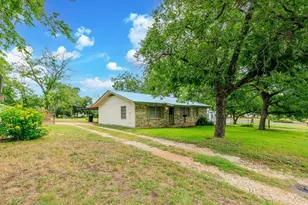 704 W San Antonio St, Fredericksburg, TX 78624 - Photo 12