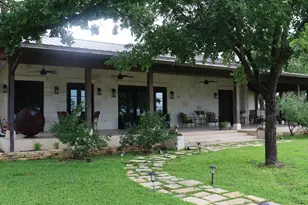 772 Luckenbach Rd, Fredericksburg, TX 78624 - Photo 2
