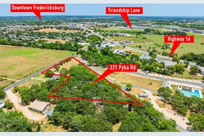 221 Pyka Rd, Fredericksburg, TX 78624 - Photo 2