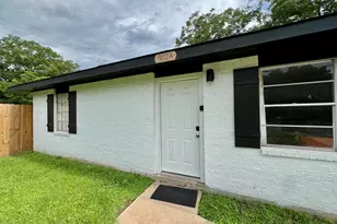 902 E Hwy St, Fredericksburg, TX 78624 - Photo 2