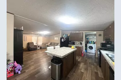 138 N Third St, Harper, TX 78631 - Photo 10