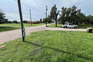 138 N Third St, Harper, TX 78631 - Photo 30