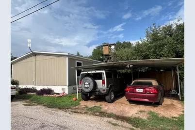 138 N Third St, Harper, TX 78631 - Photo 4