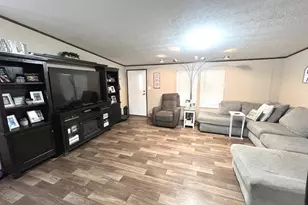 138 N Third St, Harper, TX 78631 - Photo 6