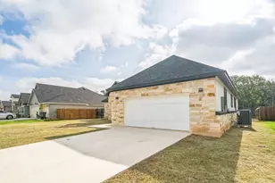 701 Grace Ln, Fredericksburg, TX 78624 - Photo 34