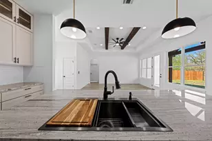 701 Grace Ln, Fredericksburg, TX 78624 - Photo 10