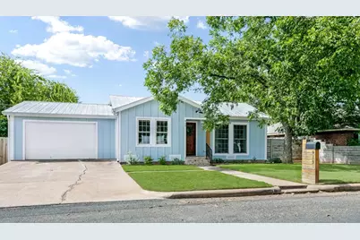 915 Bell St, Fredericksburg, TX 78624 - Photo 30