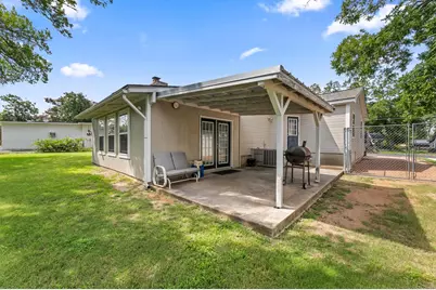 304 E Hackberry St, Fredericksburg, TX 78624 - Photo 28