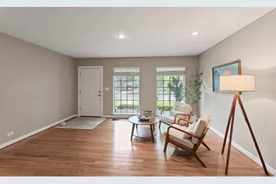 304 E Hackberry St, Fredericksburg, TX 78624 - Photo 4