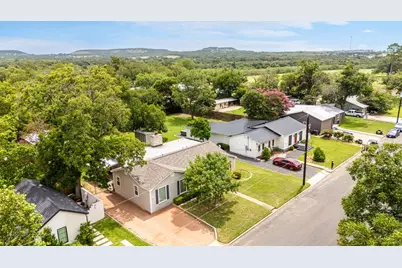 304 E Hackberry St, Fredericksburg, TX 78624 - Photo 40