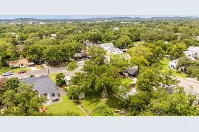 304 E Hackberry St, Fredericksburg, TX 78624 - Photo 42