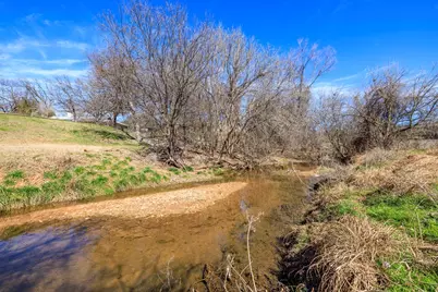 402 S Adams St, Fredericksburg, TX 78624 - Photo 12