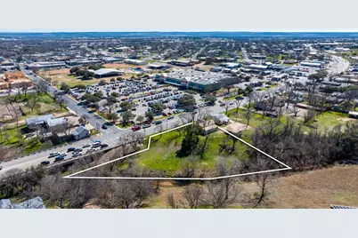 402 S Adams St, Fredericksburg, TX 78624 - Photo 14