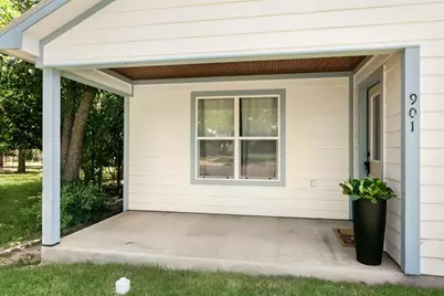 901 Bell St, Fredericksburg, TX 78624 - Photo 10