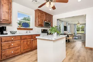 901 Bell St, Fredericksburg, TX 78624 - Photo 12