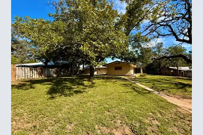 105 Hale St, Fredericksburg, TX 78624 - Photo 36