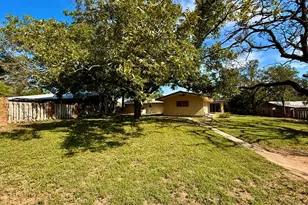 105 Hale St, Fredericksburg, TX 78624 - Photo 36